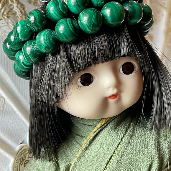 Elegant Malachite Beaded Bracelet - Picture 3 of 3